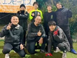 ⚽️💓土曜フリーリーグ💓⚽️

みなさまこんにちは😊
寒くなってきましたが、体調はいかがですか？
体調を崩さないためには、なんといってもフットサルですよね⚽️
たくさん体動かして元気な体を作りましょうね😉
昨夜の土曜フリーリーグはスタッフ大集合でした🥹☝️
仕事じゃなくても遊びに来ちゃう😂しかもそれぞれ予約して、気づいたらスタッフ大集合というレアな状況に😂
スタッフもお客様も店長も、とにかくみんなで仲良く蹴りましょう〜ということで楽しくわちゃわちゃできました！
楽しかったですね💓🤝
楽しくて楽しくてフットサル場に来ると、笑顔あふれて寒さなんか忘れてしまいますね！

昨夜も楽しいフリーリーグでした！
お越しくださった皆さまありがとうございました😘

来週もお待ちしております！

★フリーリーグとは★
集まった複数のチームで繰り返しマッチメイク（試合）を行う企画です！
お一人様1,000円　小中学生・女性500円
チーム参加（1チーム5名様以上）
個人参加も大歓迎！
ご予約、お問い合わせはこちらまで👇
☎︎027-353-2377

#図南フットサルクラブ高崎#高崎#高崎市#図南#フットサル#個サル#キッズサッカー#ジュニアサッカー#サッカースクール#図南前橋#フットサル好きと繋がりたい#チーム参加#試合#フットサル場#個人参加